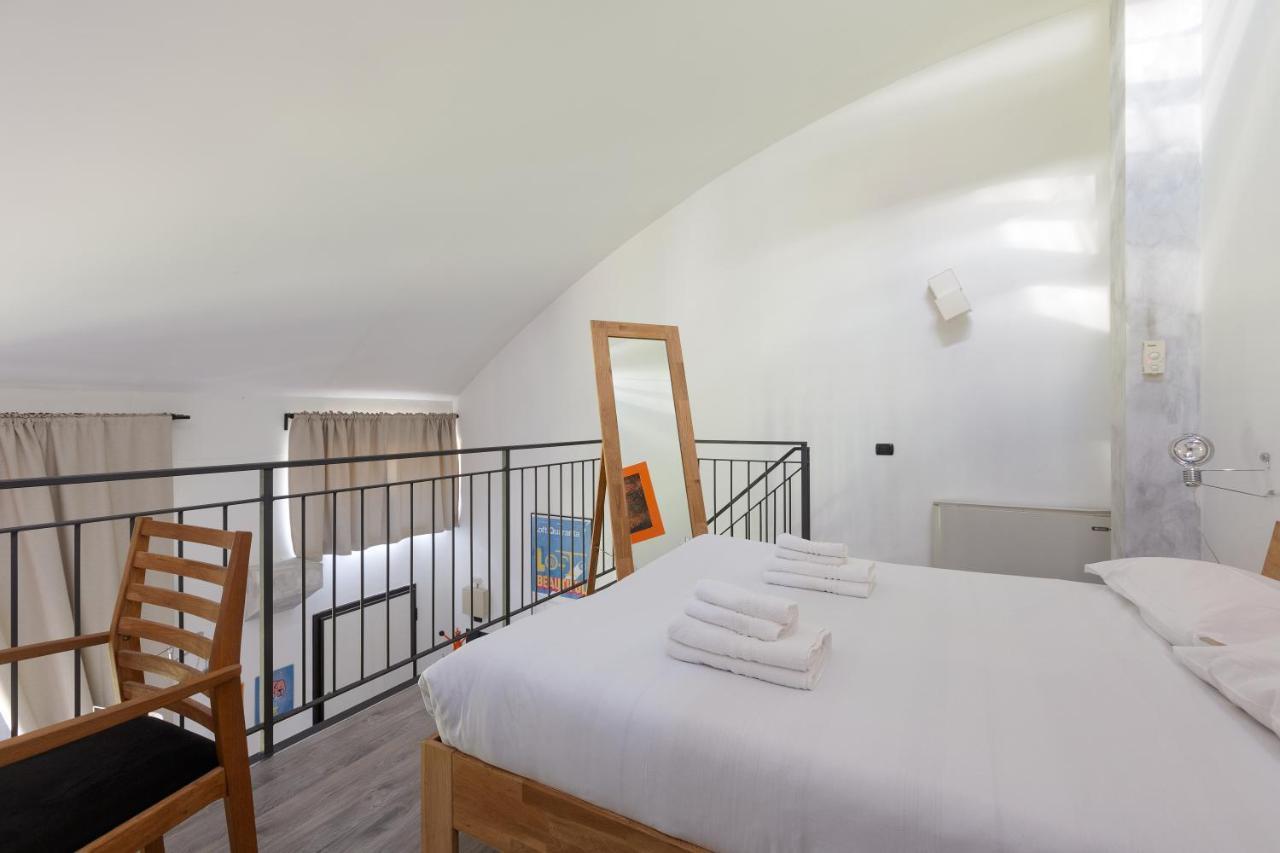 Guesthost - Milano Vigentino Loft With Terrace Milan
